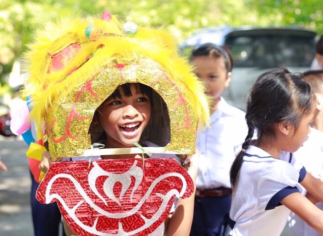 Trao 125 suất quà trung thu cho trẻ em nghèo A Lưới