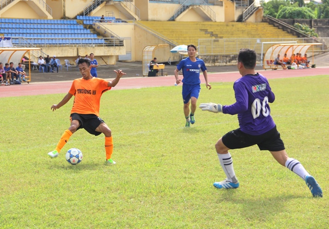 Khởi tranh giải vô địch bóng đá các câu lạc bộ tỉnh