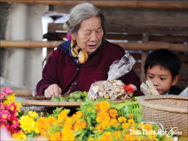 Hoa trong cõi dân gian