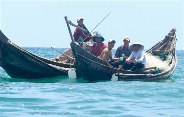 Vùng bên chân sóng…
