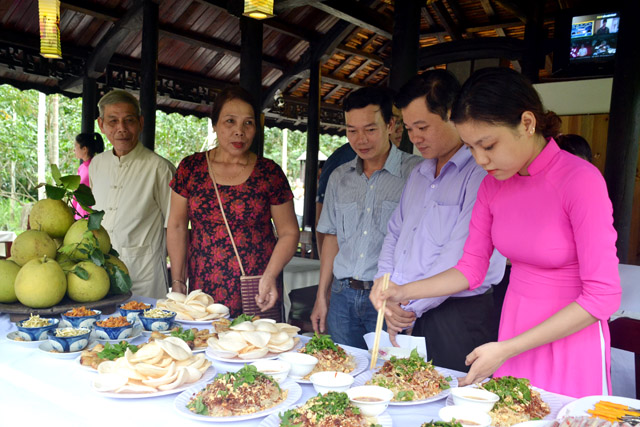 Launching the “Thuy Bieu in the morning – Tam Giang in the afternoon” tour