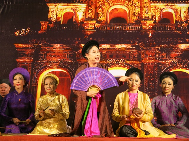 Trinh s music in harmony with Ca Hue