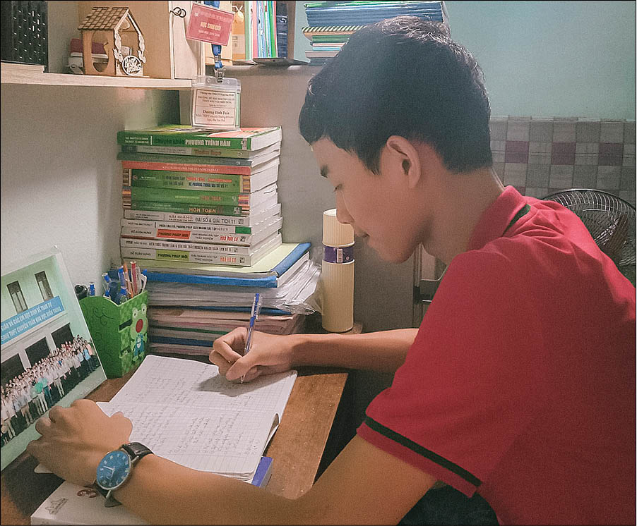 Cậu trò mê học toán