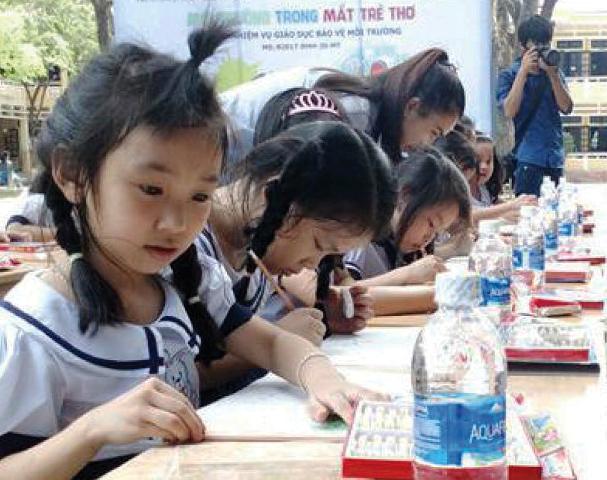 Môi trường trong mắt trẻ thơ