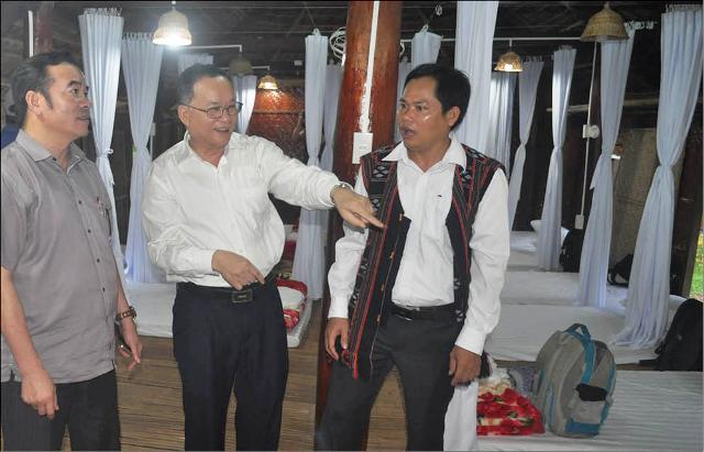 Hồng Hạ Cụ thể nghị quyết của Đảng về chuyển dịch kinh tế