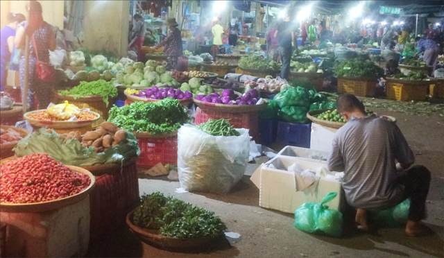 The stories of a night market