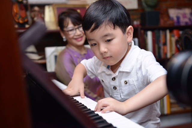 Thần đồng piano Evan Lê về Huế biểu diễn