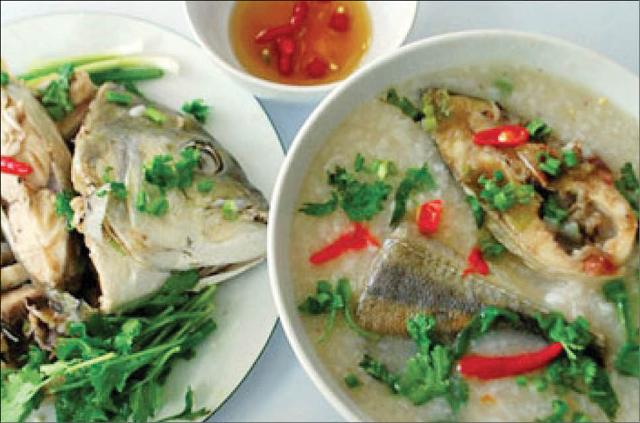 Giant trevally fish porridge