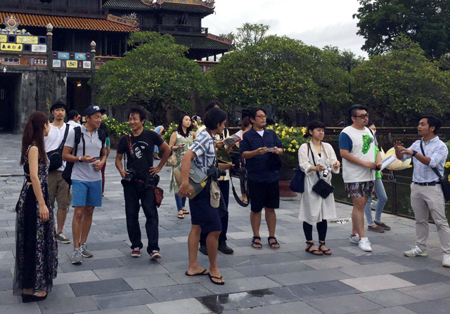 Japanese press trip delegation surveys Hue tourist routes