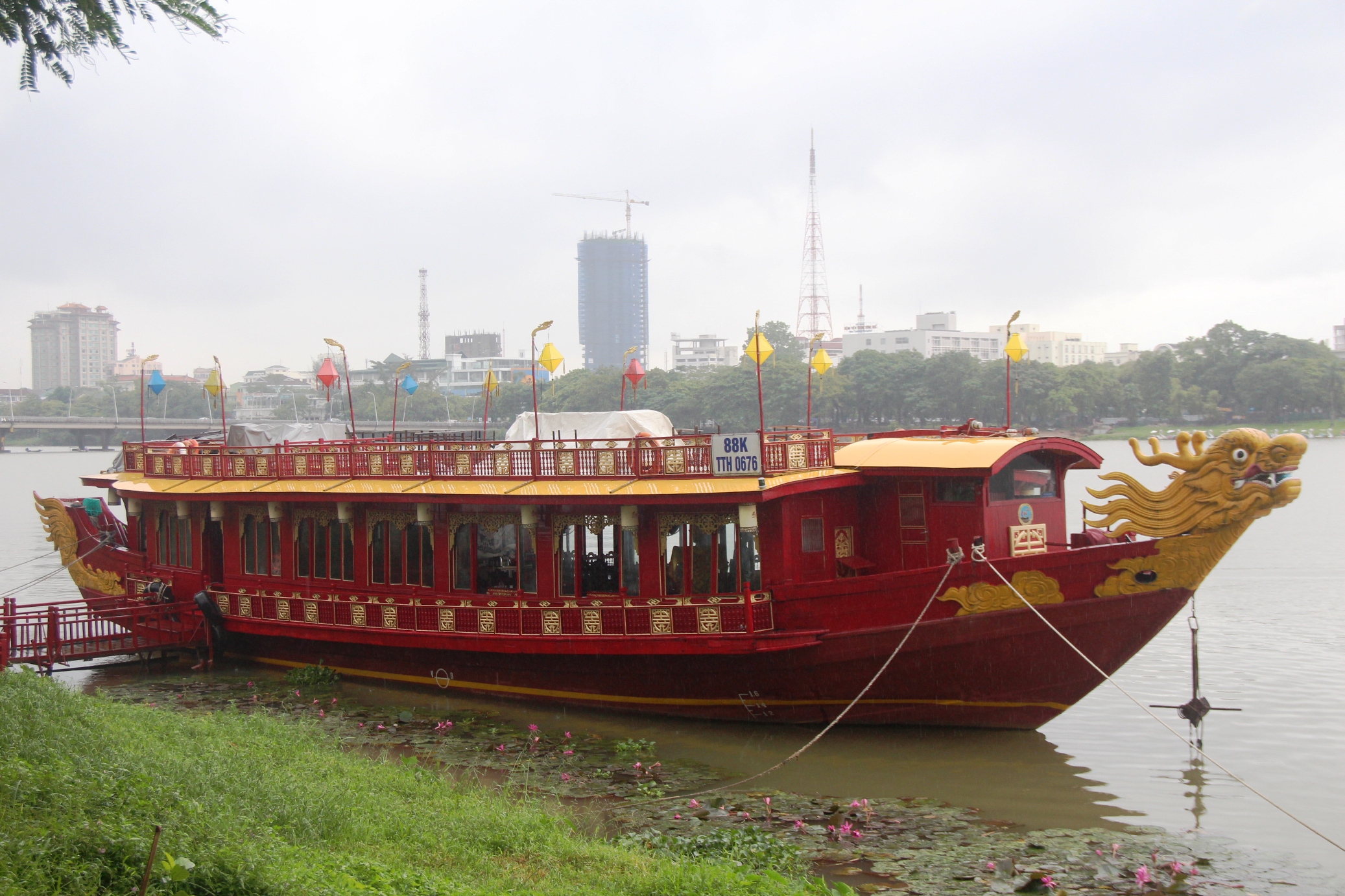 Emperor Dragon Boat wins The Guide Awards