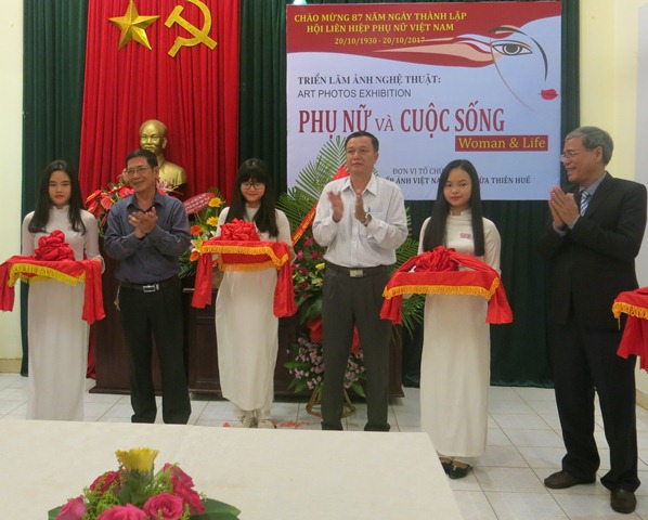 Photo exhibition on Vietnamese women