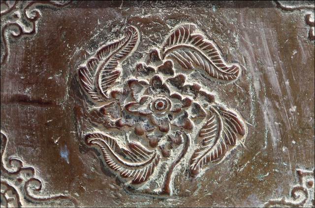 Điểm nhấn trong tạo hình đồ đồng thời các chúa Nguyễn