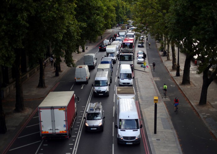 London áp dụng thu phí độc hại T-charge đối với dòng xe thải khí ô nhiễm