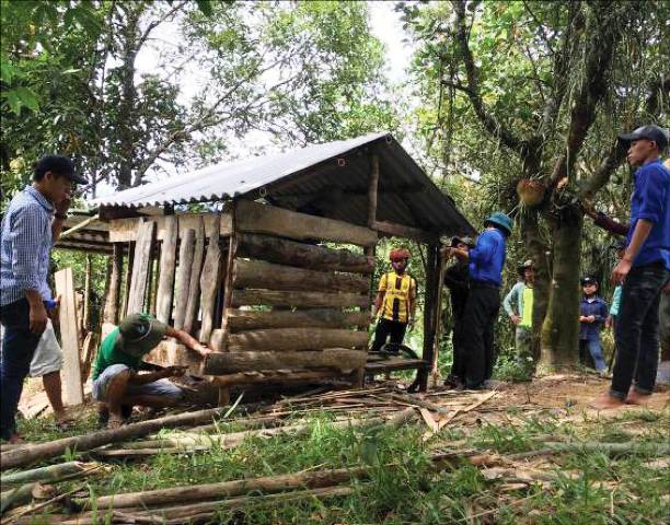 “Cầm tay, chỉ việc”giúp người nghèo thoát nghèo