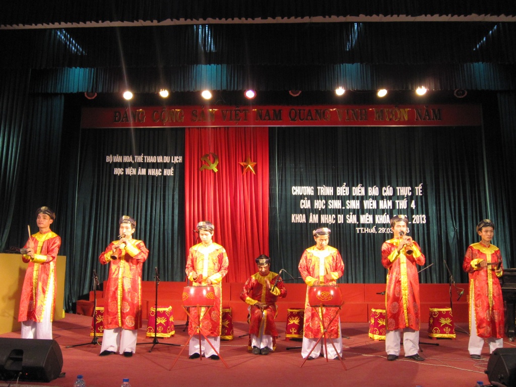 Hue Music Academy participates in the talent contest for students