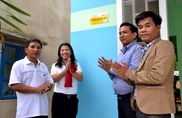 Trao nhà “Vì mái ấm thợ thi công” cho hộ khó khăn ở Lăng Cô