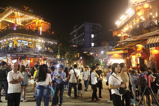 Western Quarter - pedestrian streets after a month into operation