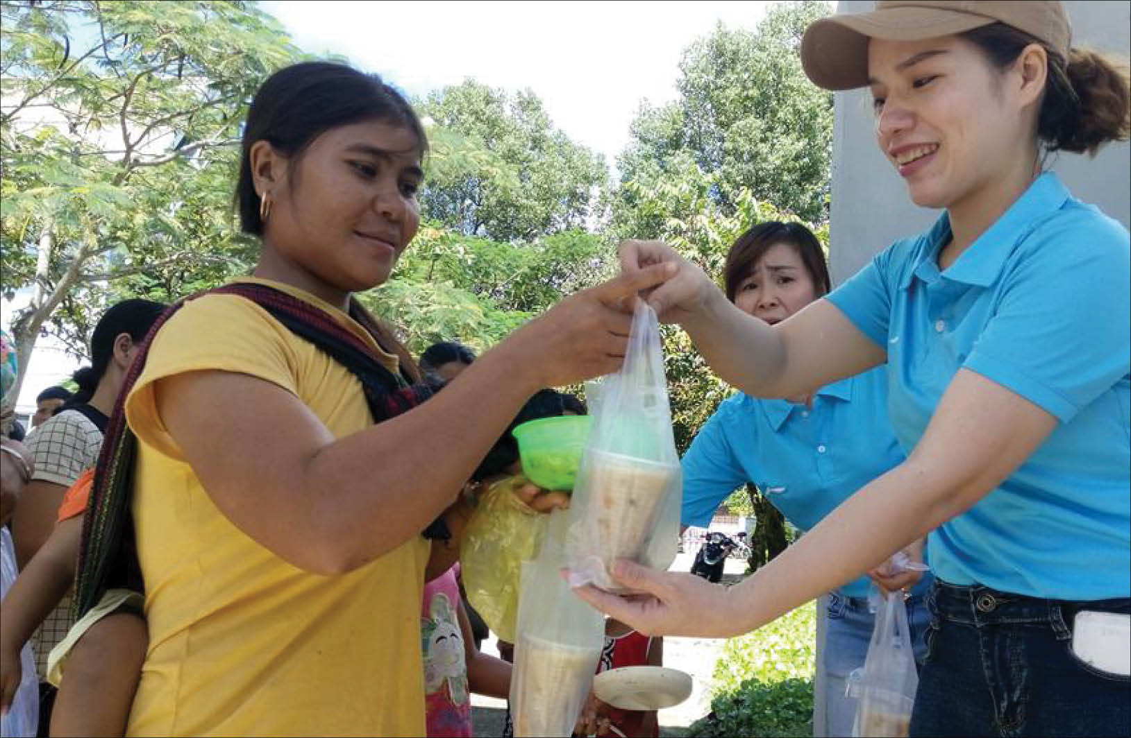 Cô, trò  những tình cảm ấm áp
