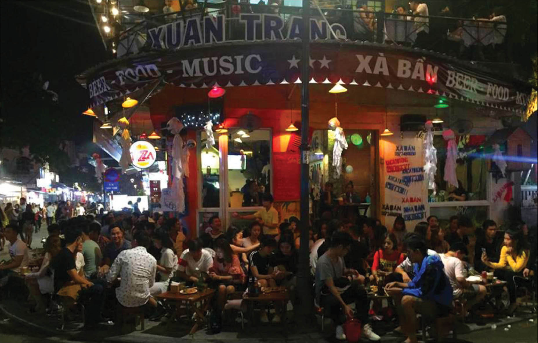 Huế “By night”