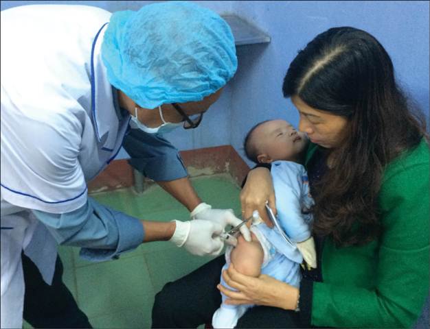 Viện phí tăng, đừng để nước đến chân mới nhảy