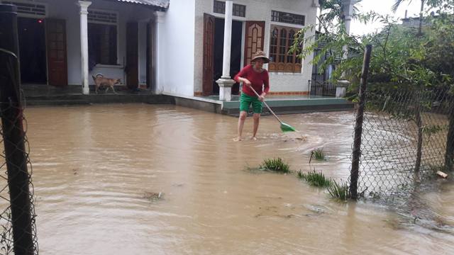 Quảng Điền Đảm bảo vệ sinh môi trường trong và sau lũ