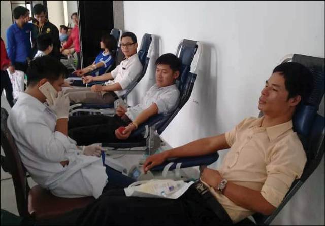 Phát triển đảng ở Phú Hồ Số lượng đi đôi với chất lượng