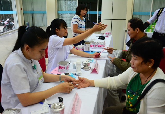 Giáo dục, nâng cao nhận thức cho bệnh nhân nhân Ngày Đái tháo đường thế giới