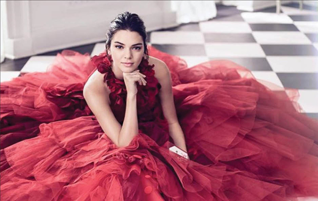 Kendall Jenner trở thành người mẫu kiếm tiền giỏi nhất thế giới