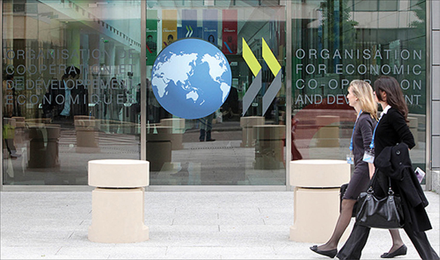 OECD Mức độ hài lòng cuộc sống giảm