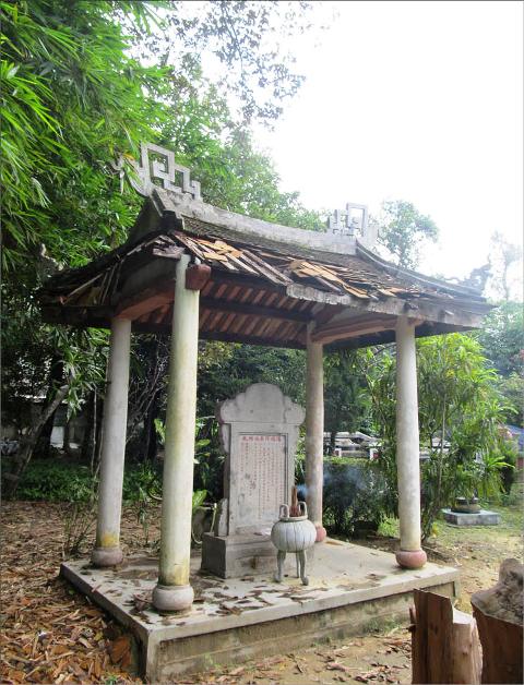 Di tích xuống cấp, thiếu tiền để trùng tu