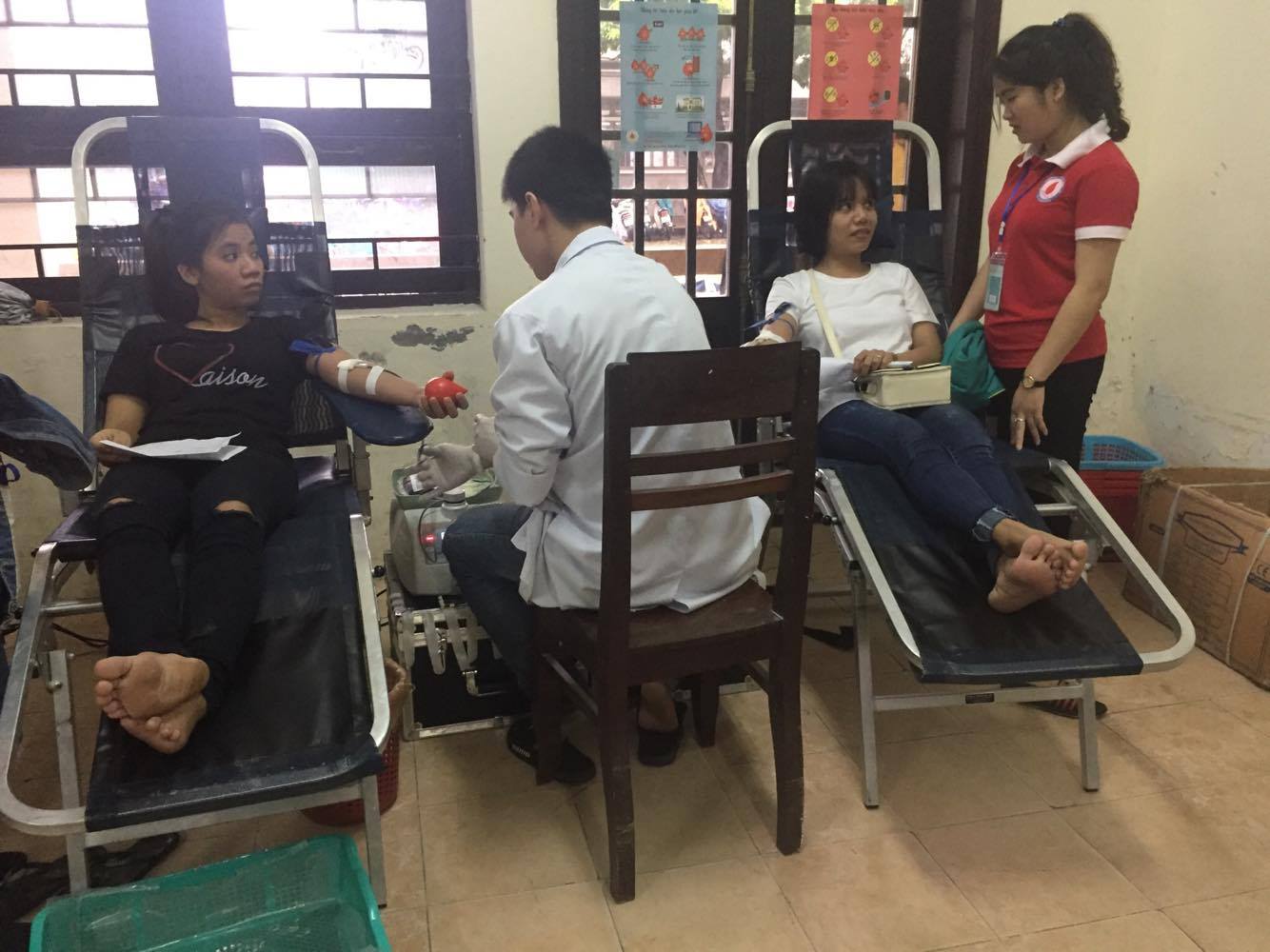 500 sinh viên ĐHSP Huế tham gia hiến máu tình nguyện