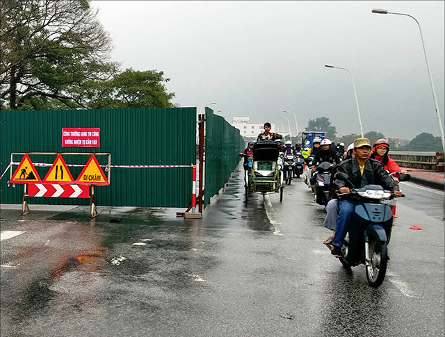 Triển khai mở rộng cầu Phú Xuân