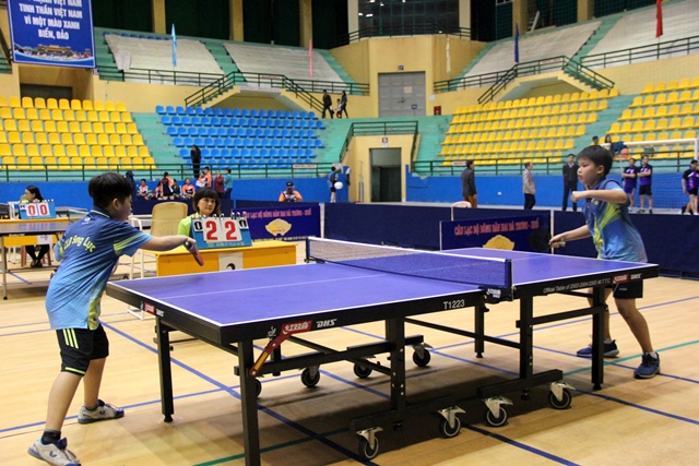 Gần 230 VĐV tham gia Giải Vô địch bóng bàn các lứa tuổi