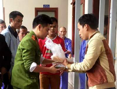 Hỗ trợ 170 suất ăn miễn phí cho các bệnh nhân tâm thần