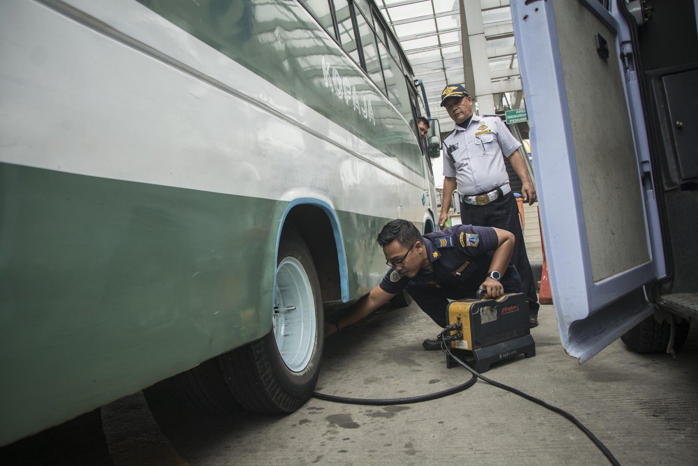 Jakarta đầu tư thiết bị kiểm tra khí thải nhằm cải thiện chất lượng không khí