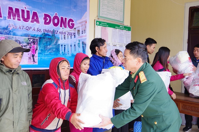 Sẻ chia hơi ấm với người dân A Lưới