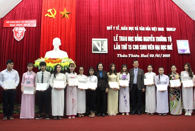 Trao 150 suất học bổng Nguyễn Trường Tộ cho sinh viên Đại học Huế