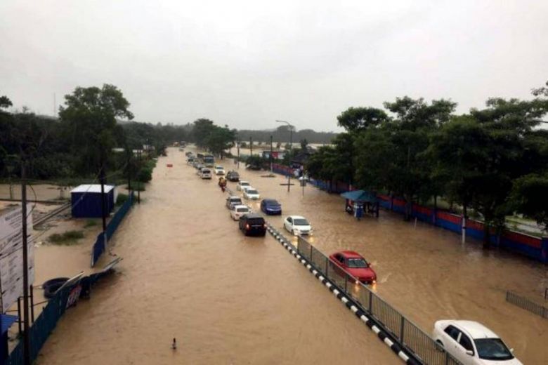 Hơn 1 000 người dân Malaysia phải sơ tán do lũ