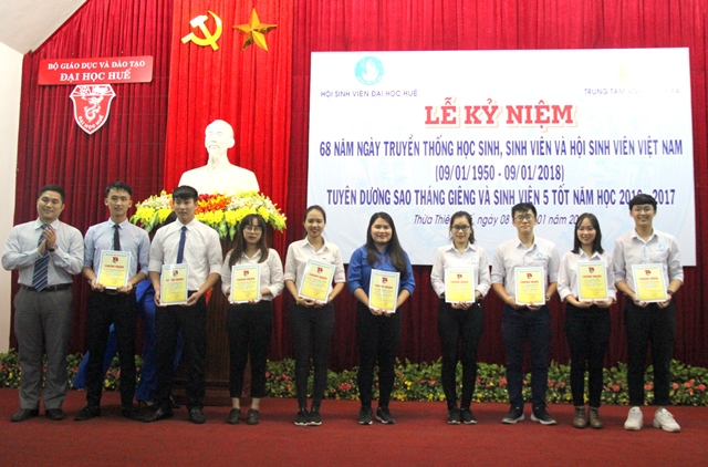 Đại học Huế tuyên dương “Sao Tháng Giêng” và “Sinh viên 5 tốt”