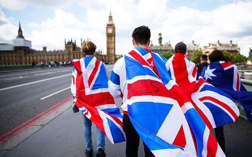 Lo ngại Brexit, người dân Anh đổ xô xin nhập quốc tịch Pháp