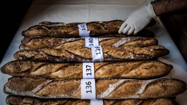 Ông Macron kêu gọi công nhận bánh mì Pháp là di sản UNESCO
