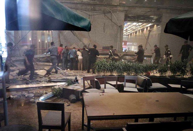 Sập ban công trung tâm chứng khoán Jakarta, nhiều người bị thương