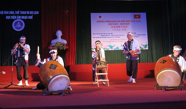 Đội hợp xướng tỉnh Nara, Nhật Bản biểu diễn giao lưu ở Huế