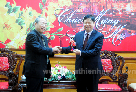 Deputy Chairman of provincial People s Committee Nguyen Dung meets with Japan-Vietnam Friendship Association of Nara province