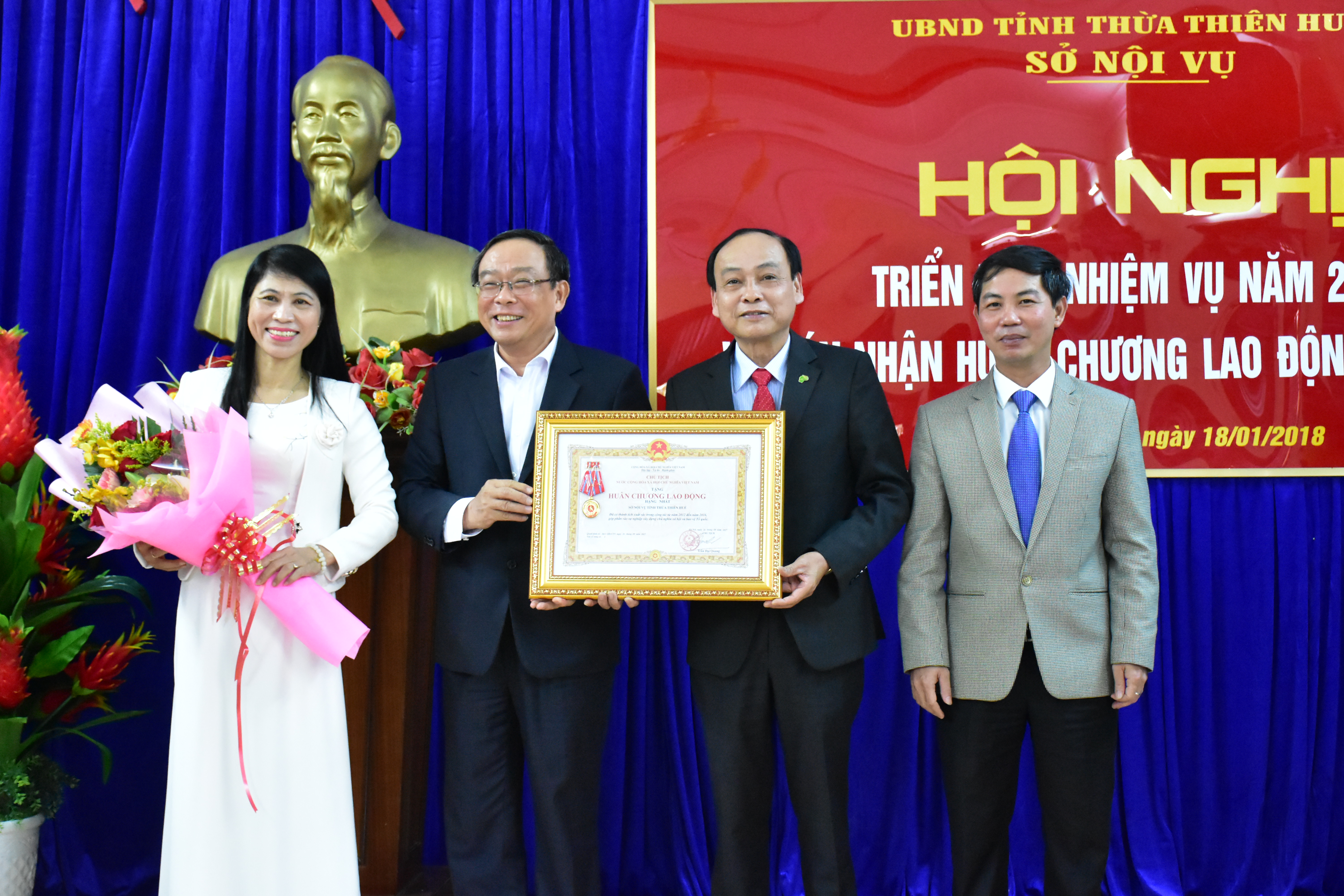 Sở Nội vụ đón nhận Huân chương Lao động hạng Nhất