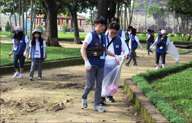 Người trẻ Hàn Quốc tình nguyện ở Huế