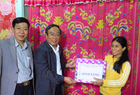 Nearly VND 17 billion to support policy beneficiaries on Lunar New Year
