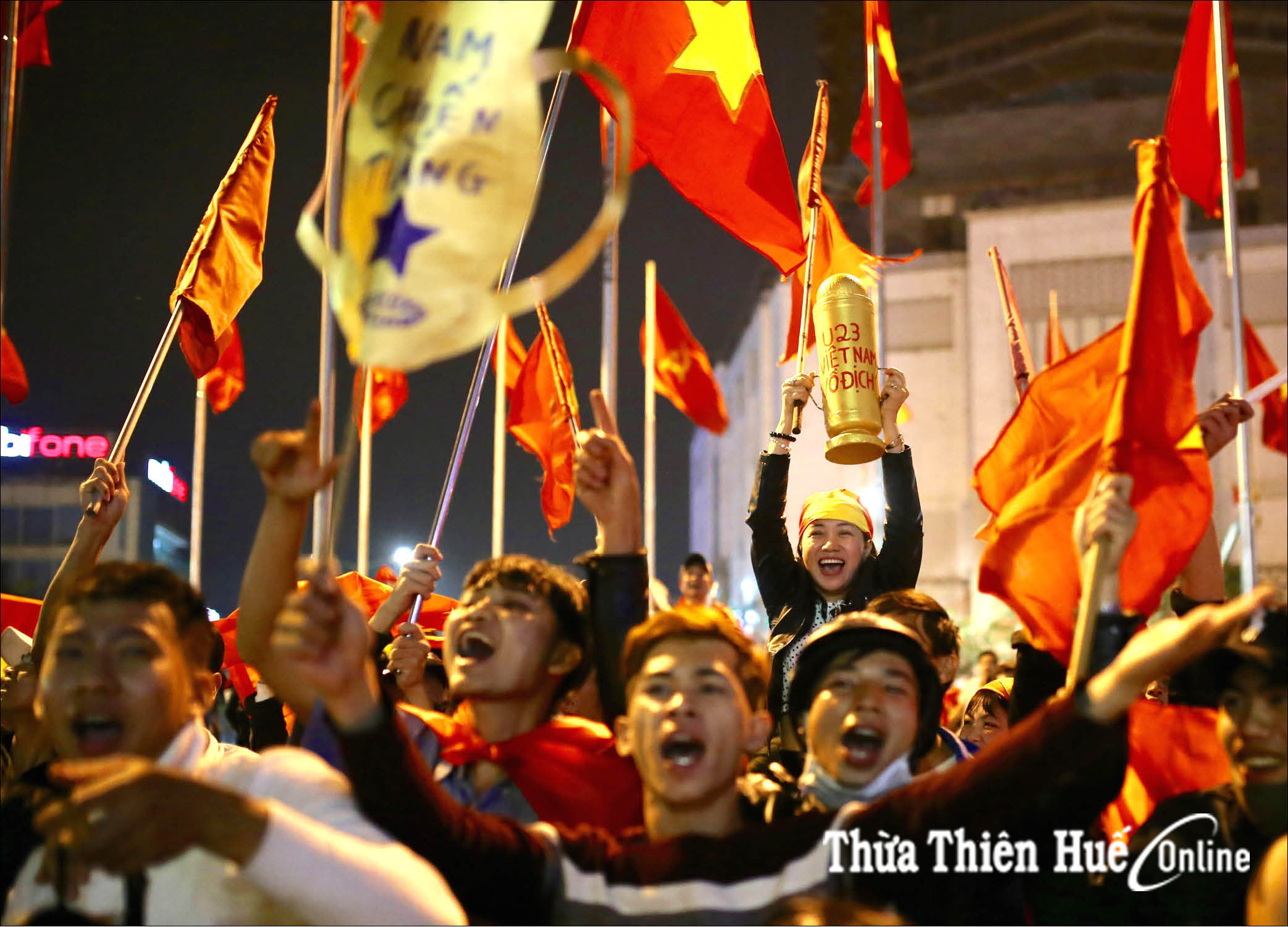 Huế “bùng nổ” cùng chiến thắng của U23 Việt Nam