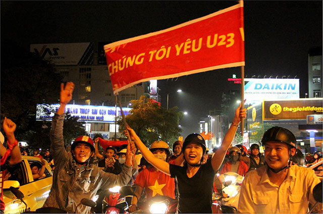 CĐV tiếp tục truyền cảm hứng cho thầy trò Park Hang - Seo