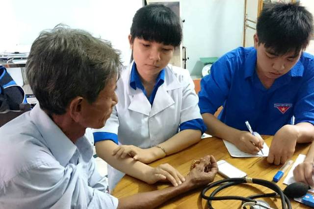 Cô sinh viên 5 tốt